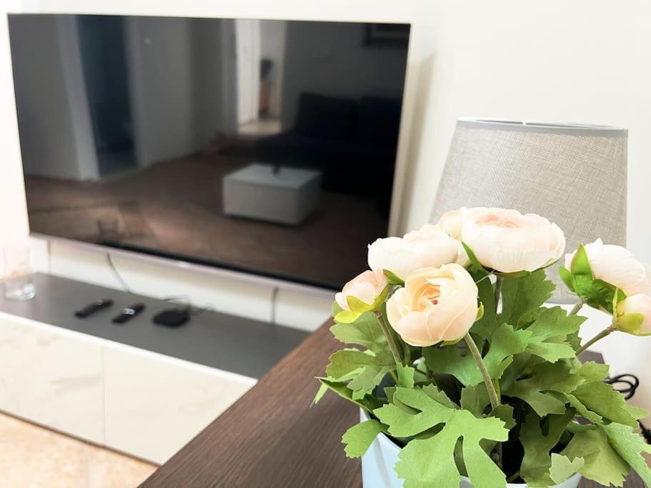 Eva'S Villas 2室温馨庭院拥有私家停车位 Glyka Nera 外观 照片